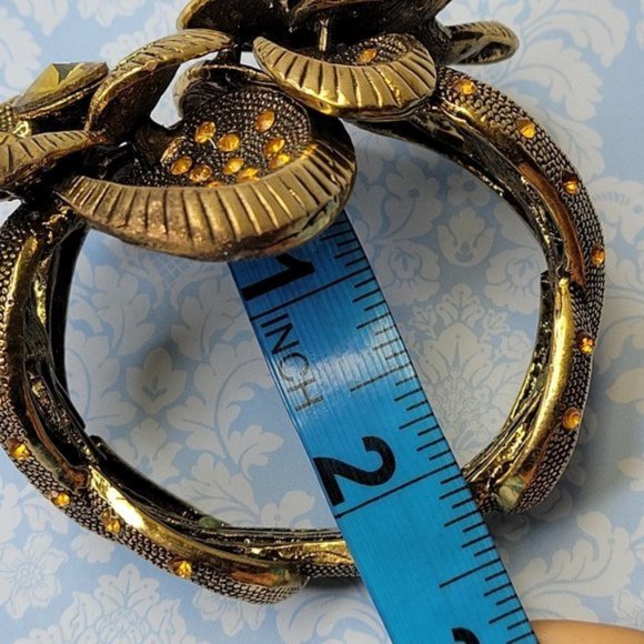 Chunky Rhinestone Vintage Double Flower Bracelet - Picture 8 of 10